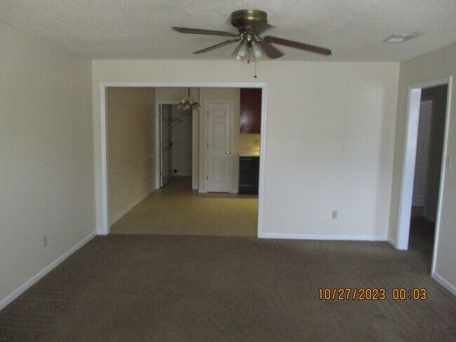 Foto del edificio - 3212 Fernridge Dr