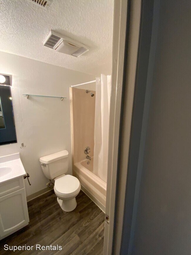 Building Photo - 2 br, 1 bath Apartment - 410 Melody Lane