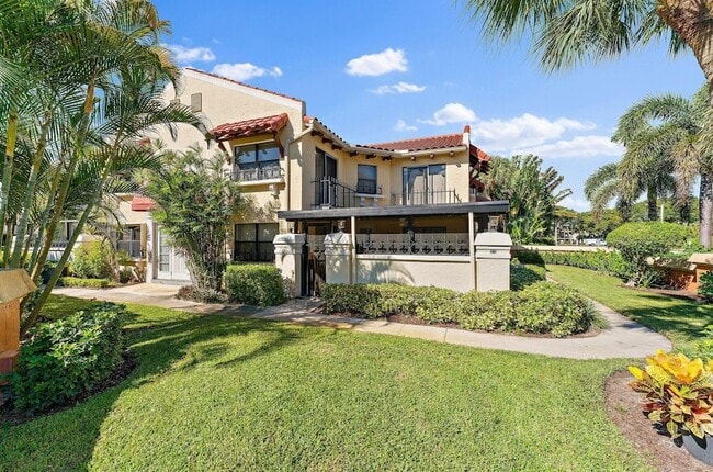 Photo - 3 Uno Lago Dr Apartment