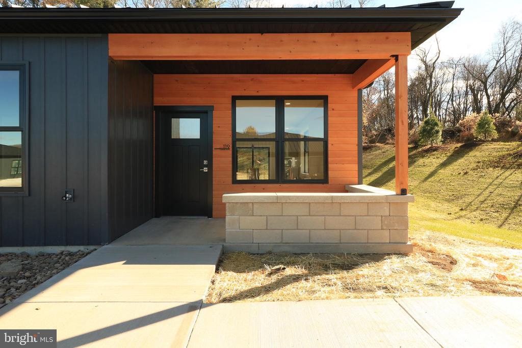 Foto principal - 106 Elly Dr