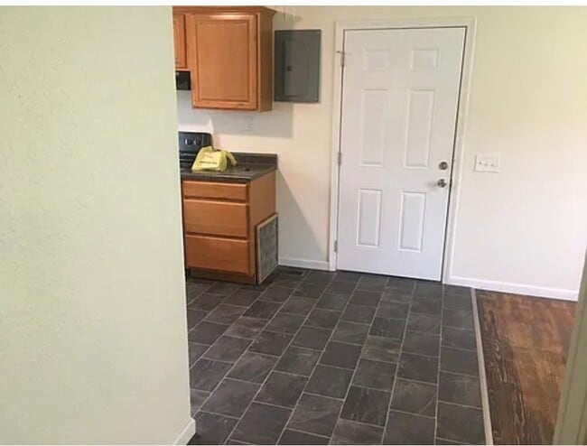 Building Photo - 106 Hunter Cir