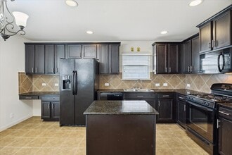 Building Photo - 2124 Nestlewood Dr Building Photo - 2124 Nestlewood Dr