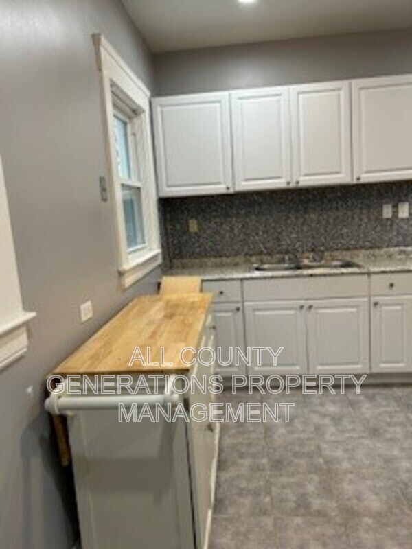 Foto del edificio - 3604 Mapledale Ave