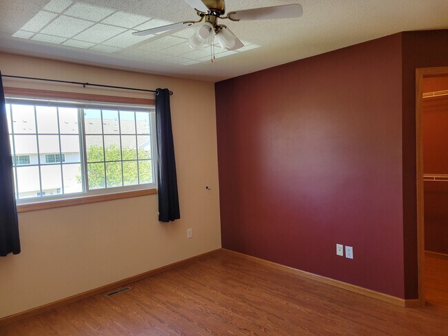 Building Photo - 1801 Bridgewater Blvd S