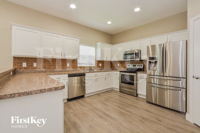 Building Photo - 109 8th St