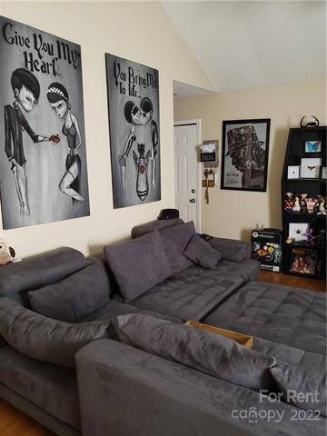 Building Photo - 136 Green Dragon Ct