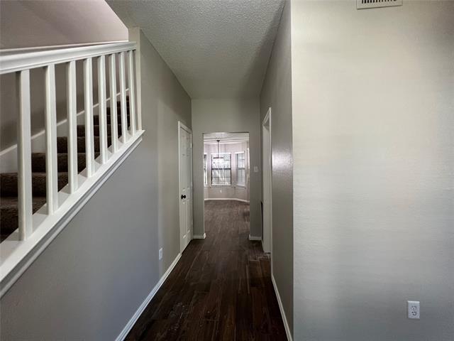 Building Photo - 1217 Sandhurst Ct