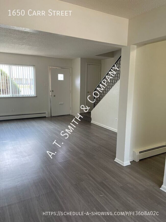 Building Photo - Spacious 2-Story Townhome in Lakewood