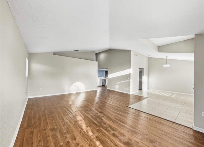 Foto del edificio - 6312 Tierra Vista Cir