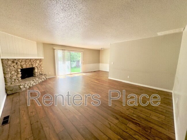 Building Photo - 6304 S 115th E Pl