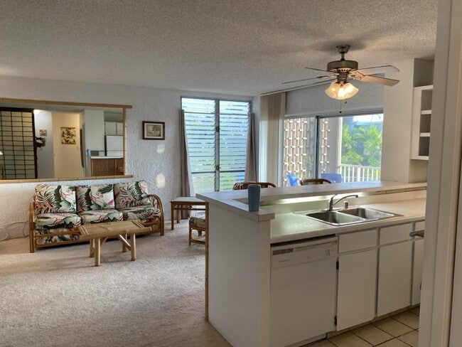 Building Photo - 75-6016 Alii Dr #222