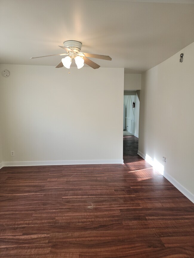 Foto del edificio - 6935 Chelwynde Ave