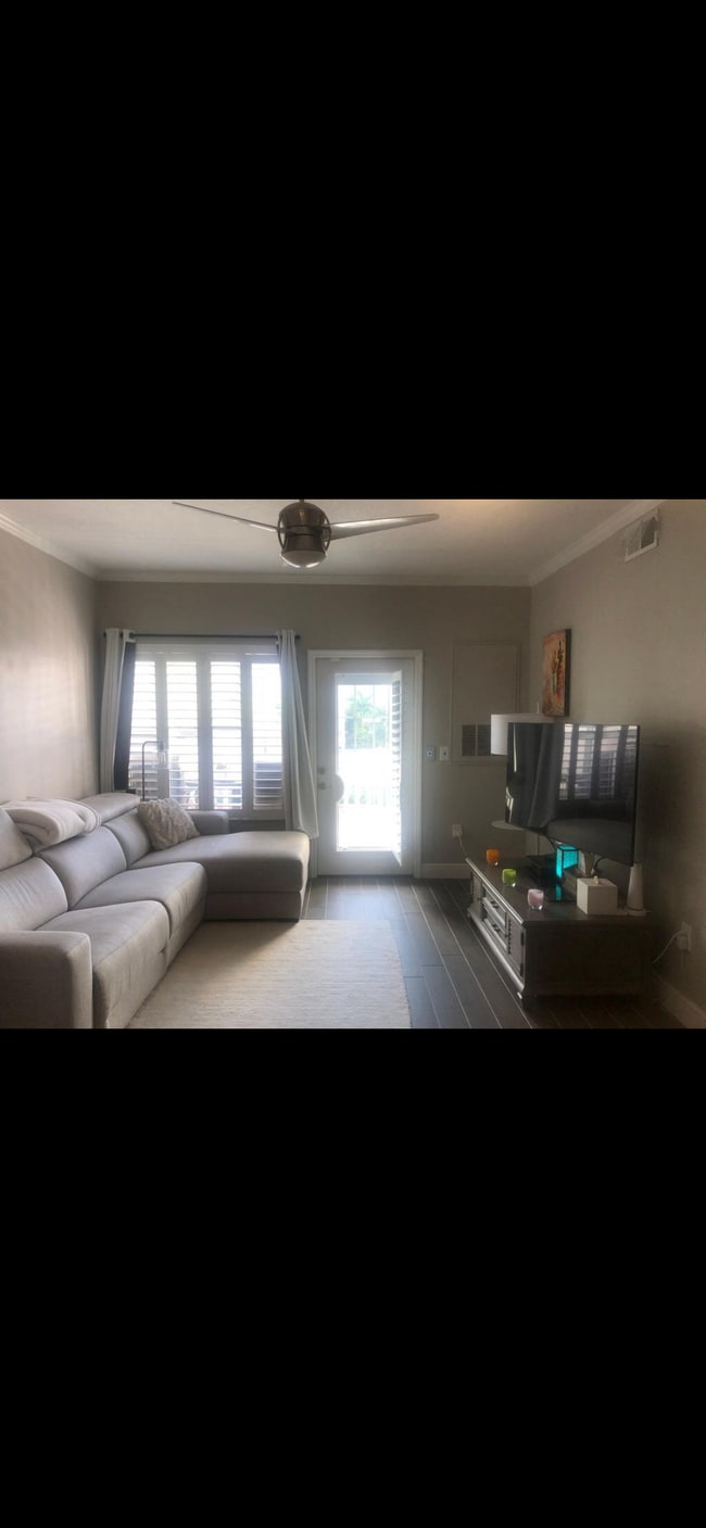 Photo - 800 S Dakota Ave Apartment