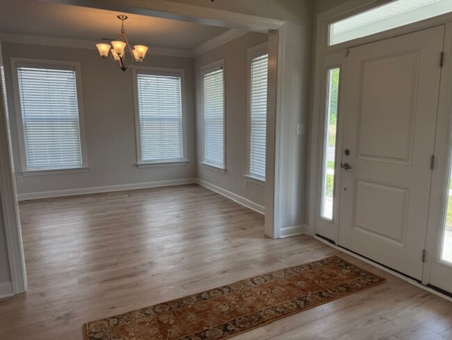Foto del edificio - Immaculate Four Bedroom Home in Joliff Lan...
