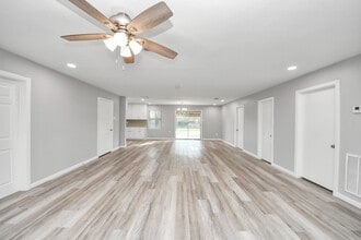 Building Photo - 7922 Sheree St