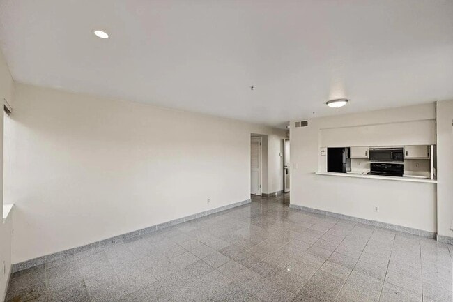 Foto del edificio - 230 Pheasant Ridge Rd