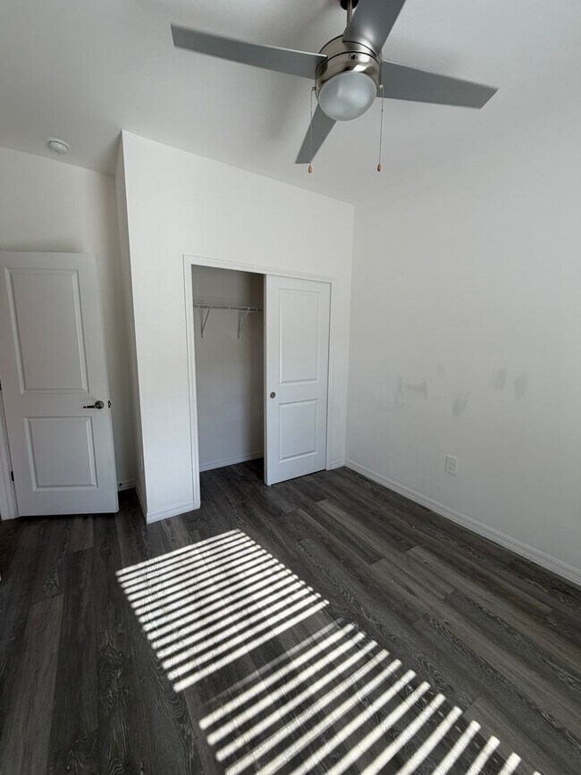 Building Photo - 1095 Highlands Rd