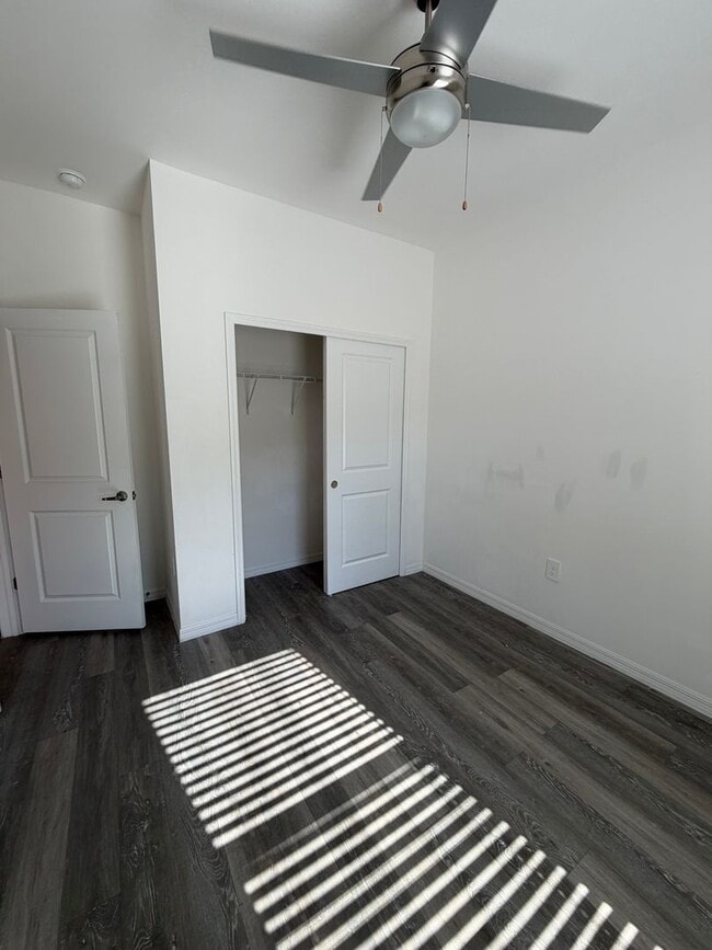 Foto del edificio - 1095 Highlands Rd