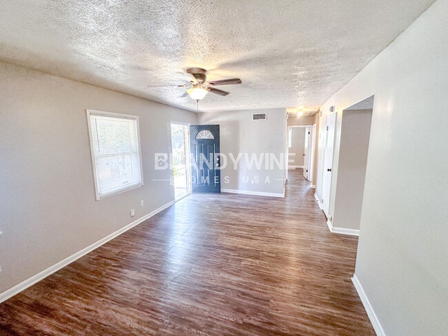 Building Photo - 9009 Yarmouth Dr