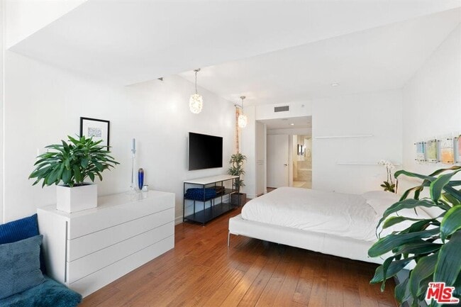 Building Photo - 13600 Marina Pointe Drive Apt ##1214, Mari...