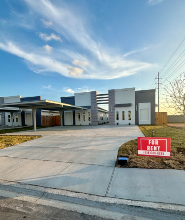Foto del edificio - 3012 West Dr