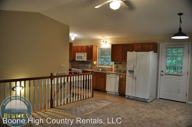 Building Photo - 2 br, 2 bath House - 131 Hummingbird Hill