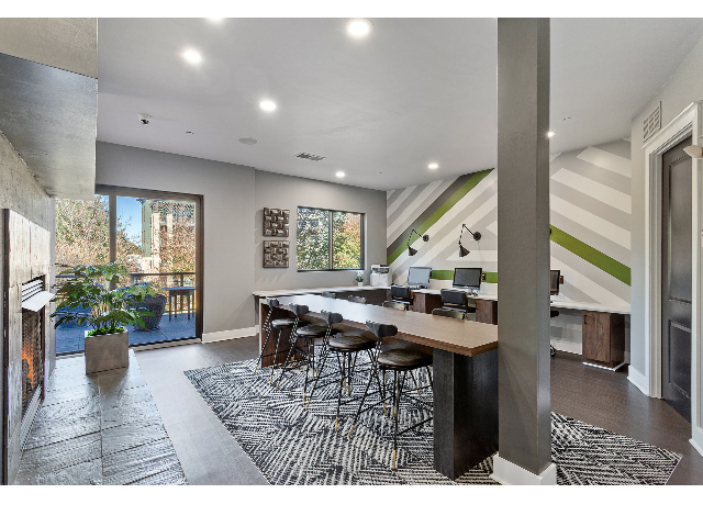 Sala de trabajo o estudio con impresión gratuita - AMLI Parkside