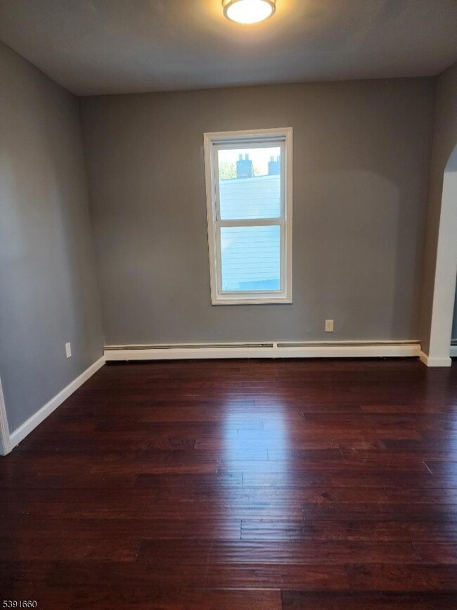 Building Photo - 555 Cary St