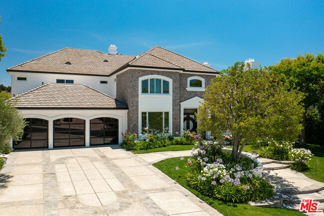 Building Photo - 5404 Wellesley Dr