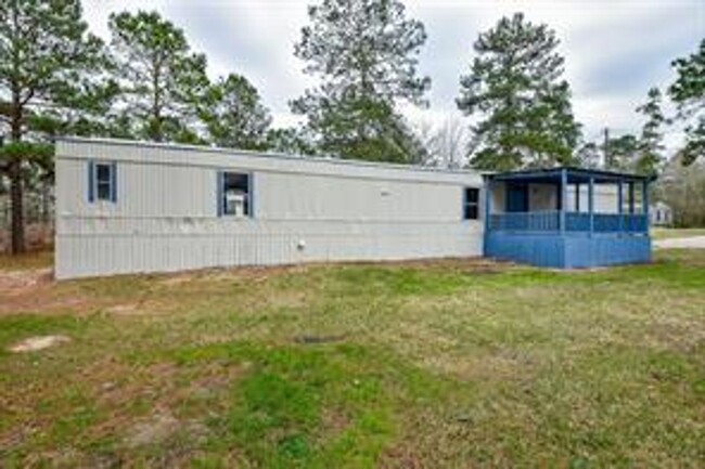 Building Photo - Stunning Manufactured house ready to move in!