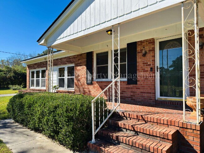 Foto del edificio - 101 Hyacinth Ave