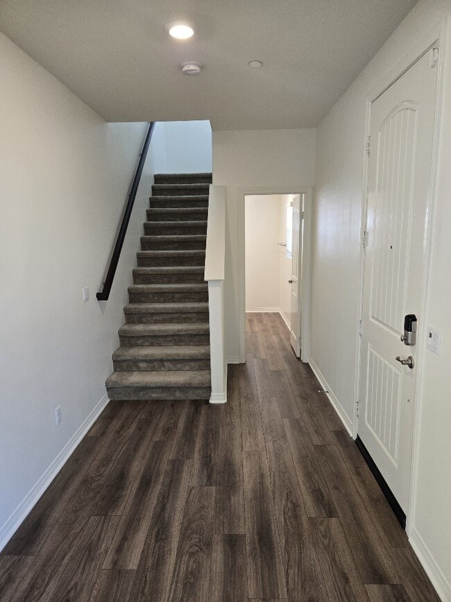 Building Photo - 5985 Sendero Ave