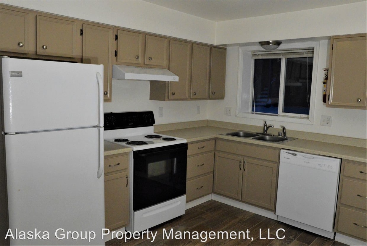 Primary Photo - 4200 Florina St