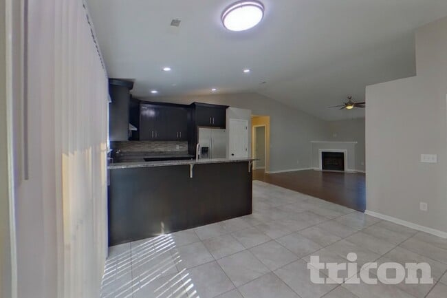 Building Photo - 204 Yukon Dr