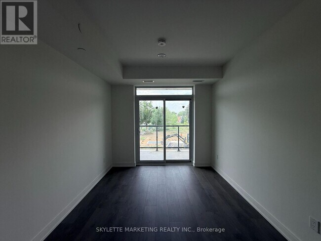 Building Photo - 705 Davis Dr