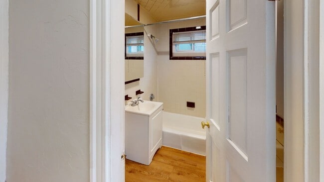 Foto del edificio - Winter Hill freshly renovated two bedroom ...