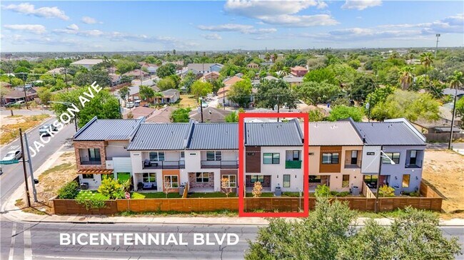 Foto del edificio - 914 S Bicentennial Blvd