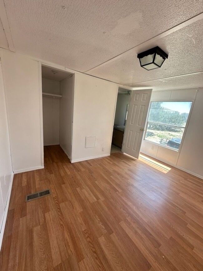Building Photo - 3 Bedroom Trailer in Aztec Rent To Own ava...