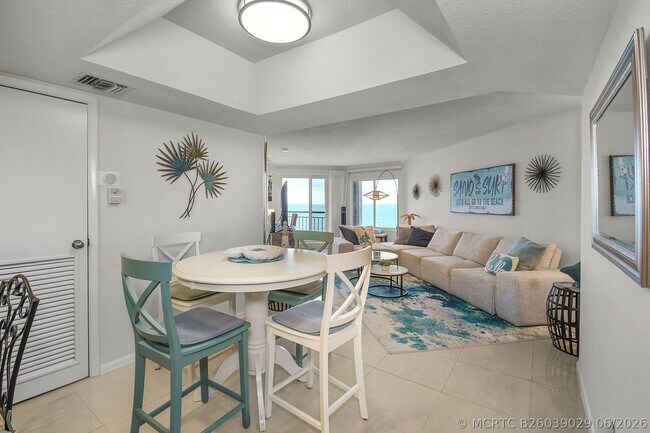 Building Photo - 3870 N Hwy A1A