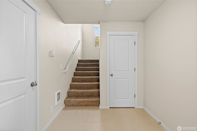 Foto del edificio - Stunning 2Bed/2.5 Bath Corner Lot Townhome...