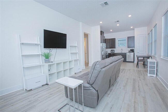 Foto del edificio - 8238 Nemours Pkwy