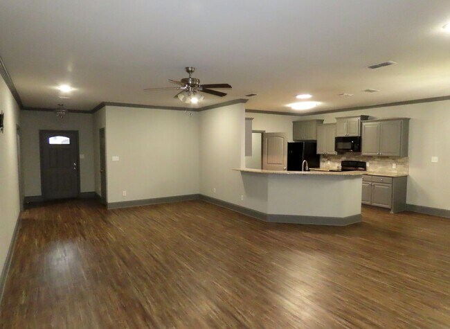 Building Photo - 2528 Guinn Farms Rd