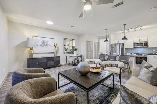 Foto del edificio - Vine + Vail Townhomes and Apartments