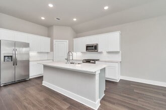 Building Photo - 10622 Cascade Crk Dr