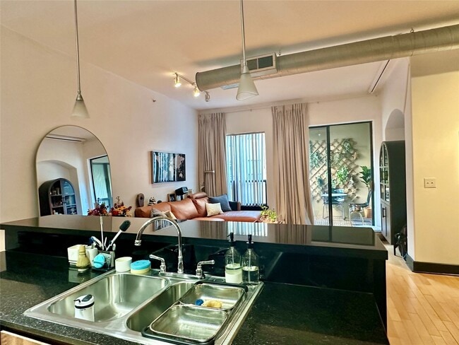 Foto del edificio - 1901 Post Oak Blvd