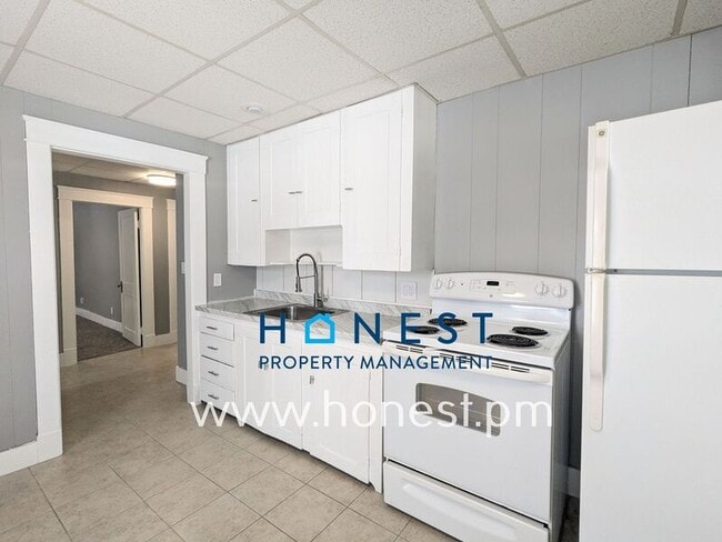 Building Photo - 73 Kennedy Memorial Dr