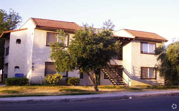Building Photo - 720 E Virginia Way