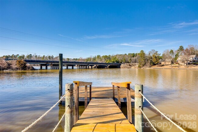 Building Photo - 1739 Old Clay Hill Rd