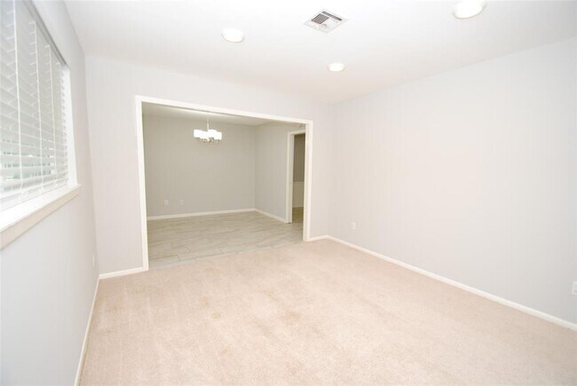 Building Photo - 10038 Briarwild Ln