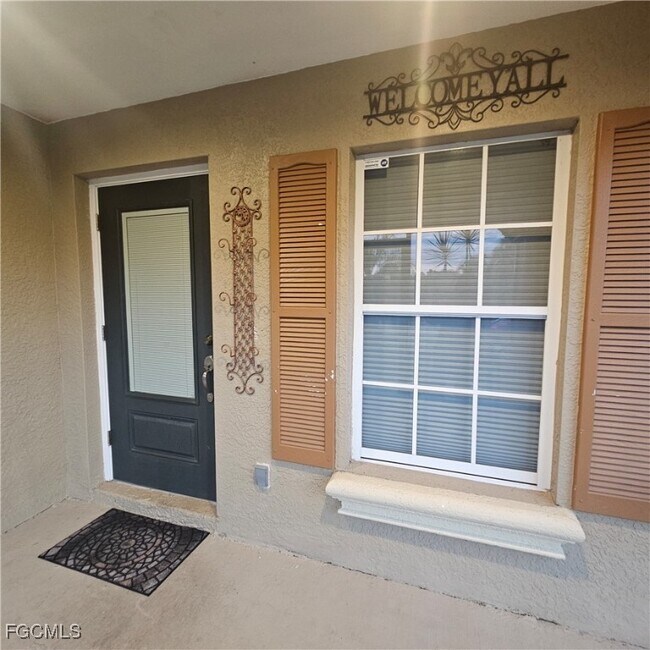 Foto del edificio - 842 Da Vinci Ave S